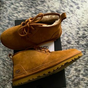 Ugg Neumel Chukka Boot Boys 6// Women 8 Chestnut